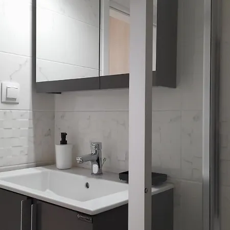 Olive Seaside Studio Apartment *